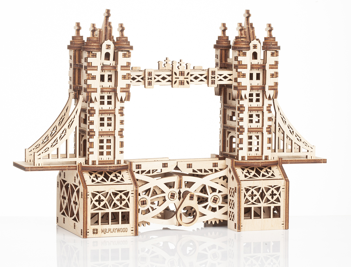 Mr. Playwod – Tower Bridge Petite Taille